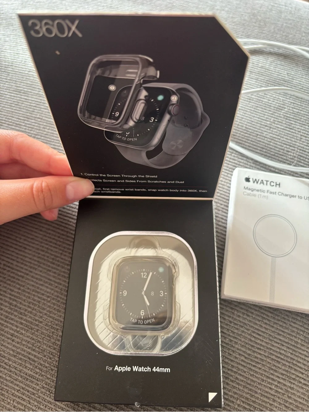 Apple Watch SE (GPS) (2nd Generation) 44mm Bundle
